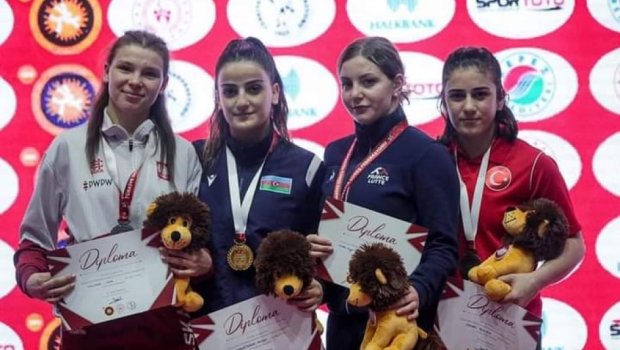 Qadın güləşçimiz Türkiyədə qızıl medal qazandı