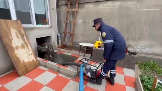 Naxçıvanda bəzi fərdi yaşayış evlərini su basdı - FOTO/VİDEO