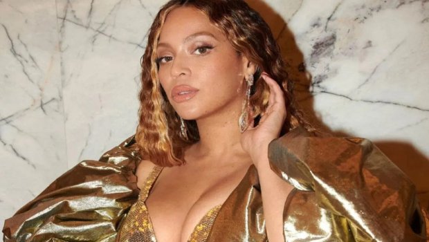 Beyonse yeni albomunu reklam etmək üçün çılpaq FOTOLAR çəkdirdi