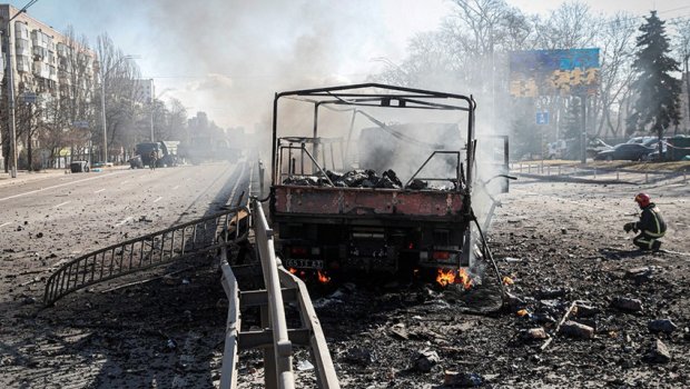 Rusiya təyyarələri Ukraynanın 9 bölgəsinə bomba yağdırdı - VİDEO