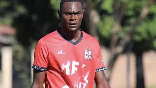 24 yaşlı futbolçu öldü - Məşqdə huşunu itirib