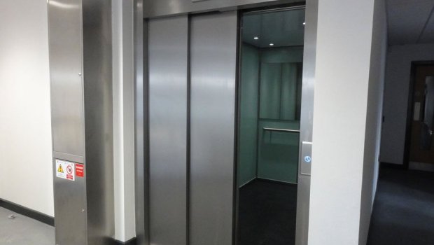 Bakıda liftdə meyit TAPILDI 