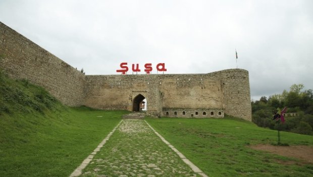 Şəhid ailələrinin üzvləri Şuşaya yola düşdü - FOTO
