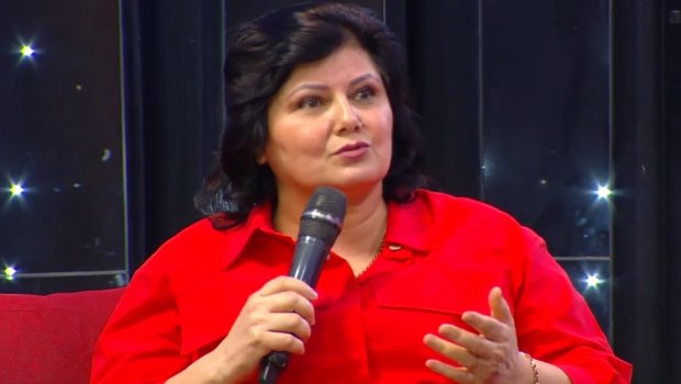 Aşıq Zülfiyyə: “Ailə quranda bir çarpayımız və iki oturacağımız olub” – VİDEO 