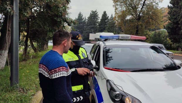 Beyləqanda narkotikin təsiri altında avtomobil idarə edən sürücü HƏBS OLUNDU – FOTO 