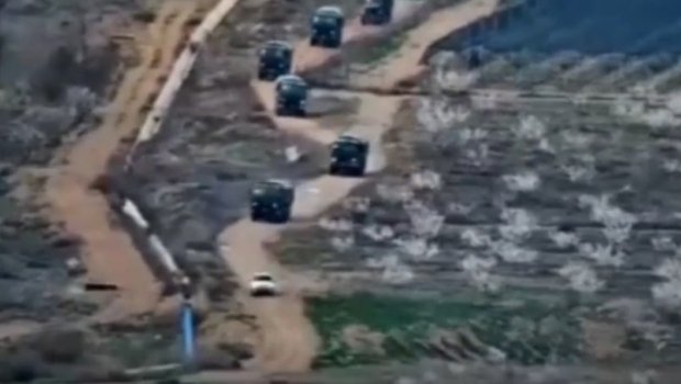 Ermənistan Azərbaycanla sərhədə zirehli texnika yığır - VİDEO 