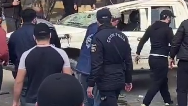 Bakıda avtomobil aşdı - VİDEO