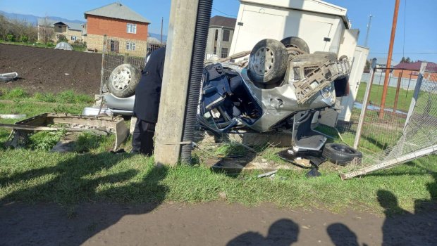 Masallıda ağır qəza: 2 hərbçi xəsarət aldı - FOTO