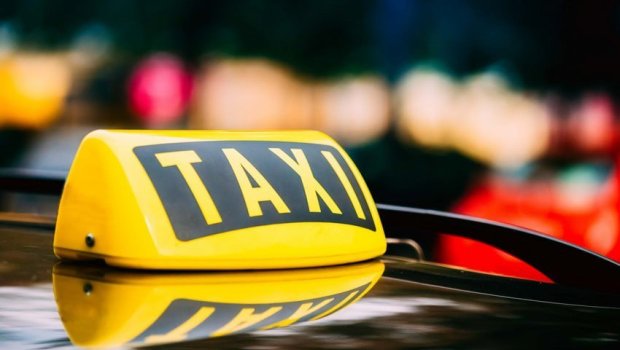 Taksilərlə bağlı XƏBƏRDARLIQ – “Yeni qaydaları pozanları 40 min manatadək cərimə gözləyir”