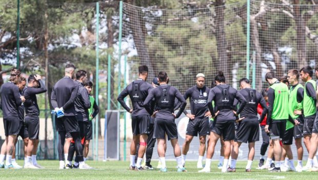 “Neftçi” “Qarabağ”la oyuna itkilərlə çıxacaq