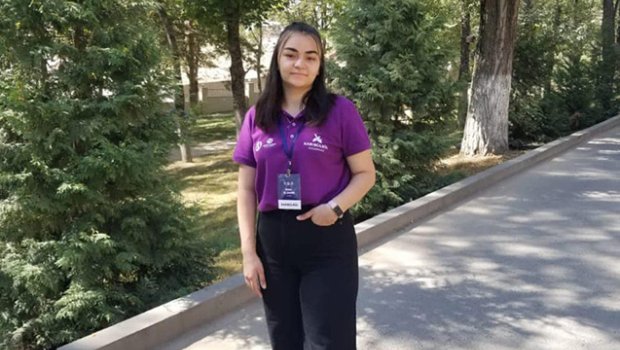 Şəhid qızı buraxılış imtahanında yüksək bal toplayıb – FOTO 