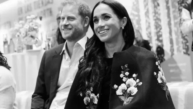 Meqan Markl anası və şahzadə Harri ilə birlikdə ÜZƏ ÇIXDI - FOTO