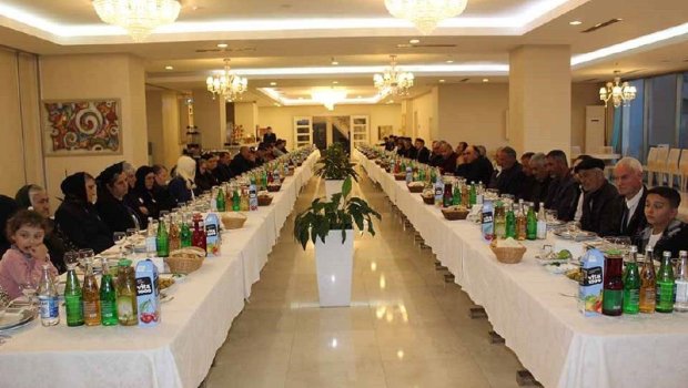 Qəbələdə şəhid ailələri, müharibə iştirakçıları üçün iftar süfrəsi açılıb - FOTO