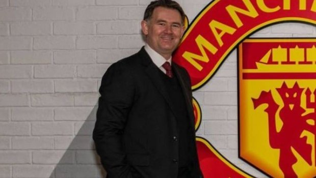 “Mançester Yunayted” direktorunu qovdu