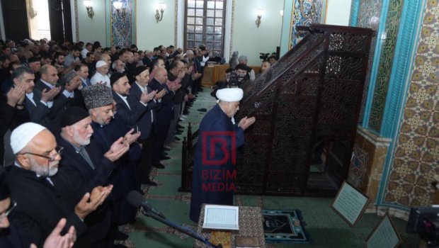 Allahşükür Paşazadə bayram namazı QILIR - FOTO/VİDEO