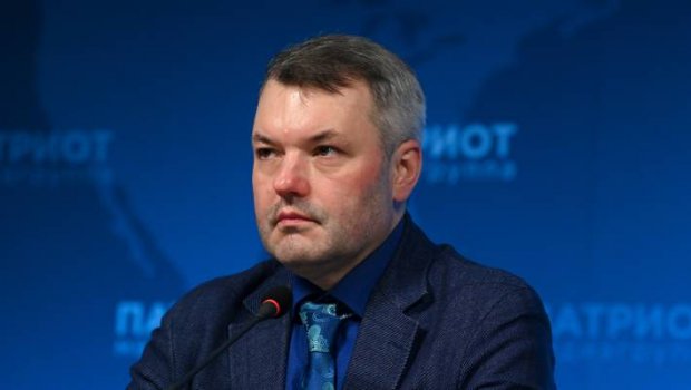 Dmitri Solonnikov: “Paşinyan ailəsi ilə birlikdə Marselə, ya da Mayamiyə qaçacaq”