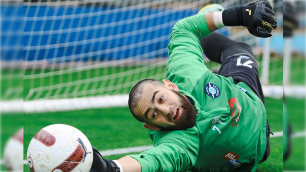 Şahruddin qol buraxmadı, komandası heç-heçə etdi