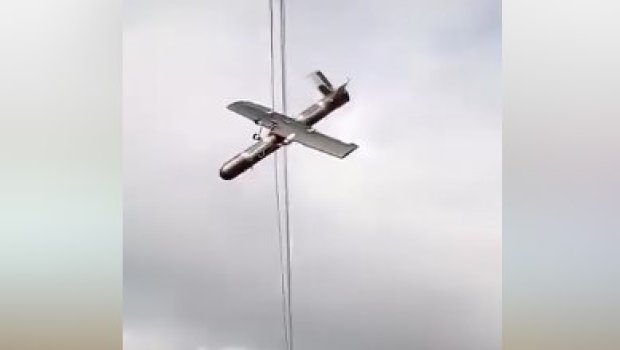 İran PUA-sı İraq ərazisində işıq tellərində ilişib qalıb