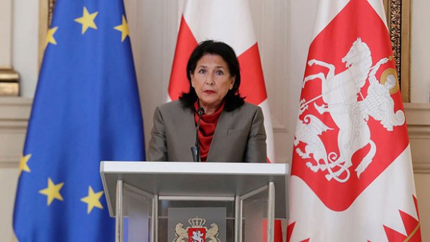 Gürcüstan prezidenti ölkədəki etirazçıları DƏSTƏKLƏDİ