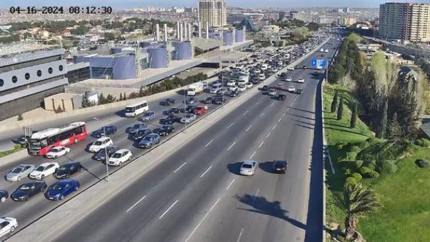 Bakının bir sıra küçələrində sıxlıq var - SİYAHI/FOTO