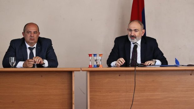 Paşinyan Qazaxla sərhədə vertolyotla gəlib - YENİ DETALLAR