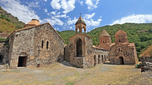 Ermənilərin Xudavəng monastırında törətdiyi vandalizmlə bağlı lazımi addımlar atılacaq - RƏSMİ