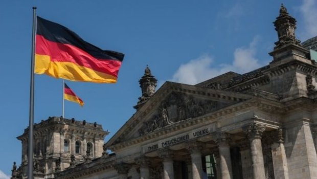 KİV: Almaniya Ukraynaya hərbi yardımla bağlı ABŞ və Aİ ölkələrinə təzyiq göstərir