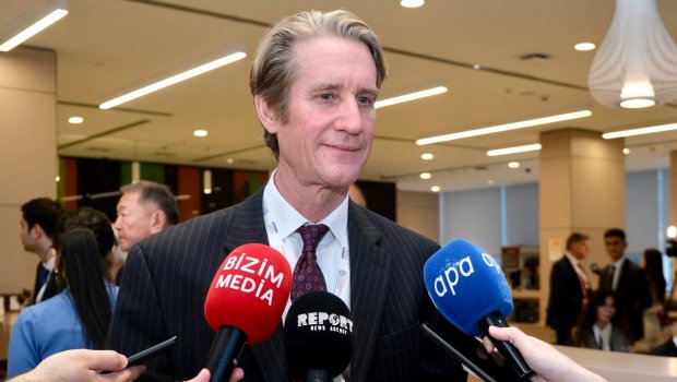 Brayza: “Tramp qalib gələrsə, ABŞ-nin siyasətində xaos görəcəyik”