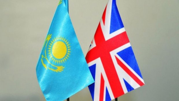 Qazaxıstan və Britaniya strateji tərəfdaşlıq haqqında sənəd imzalayıb