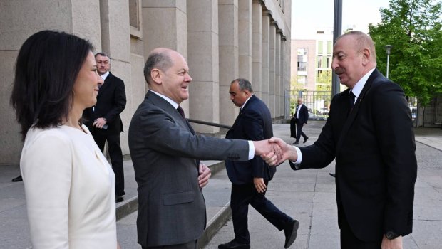 Şolts İlham Əliyevi belə qarşıladı – FOTO  