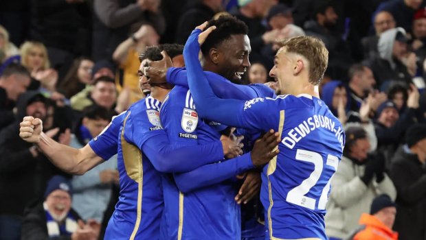 İngiltərə çempionu olmuş komanda Premyer Liqaya QAYITDI