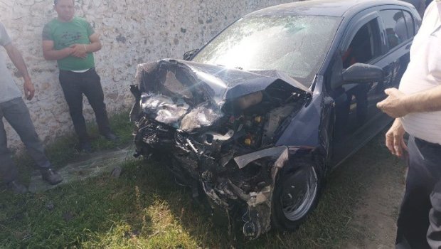 Tovuzda yol qəzası olub, xəsarət alanlar var - FOTO