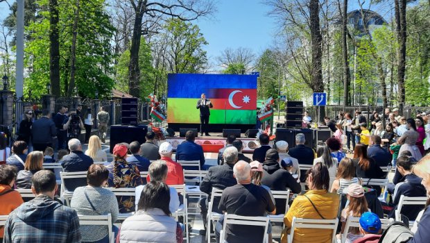 İrpen şəhər meri Azərbaycana təşəkkür etdi - FOTO