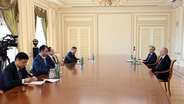 İlham Əliyev Xarici ölkələrlə dostluq üzrə Çin Xalq Assosiasiyasının sədrini qəbul edib - FOTO/VİDEO