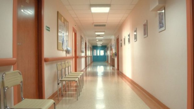 Atasını bıçaqlayan qız psixiatriya xəstəxanasına yerləşdirildi