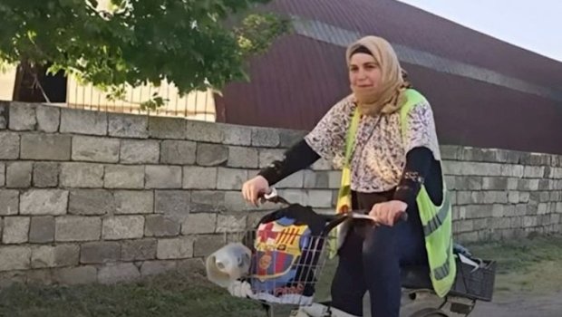 Masallıda velosipedlə işə gedib-gələn yeganə qadın – VİDEO  