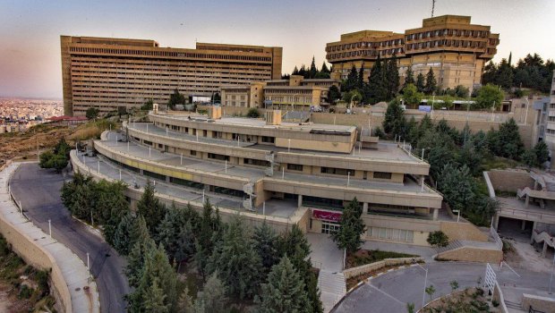 İranın Şiraz Universiteti Amerika və Avropa universitetlərindən qovulan tələbələrə təqaüd TƏKLİF ETDİ