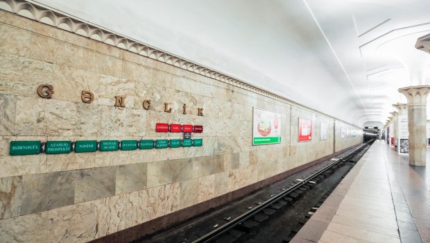“Gənclik” metrostansiyasında sərnişin qatar yoluna düşüb - VİDEO