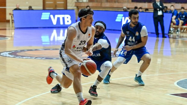 “Xırdalan” “Neftçi”yə qalib gəlib yarımfinala çıxdı - FOTO