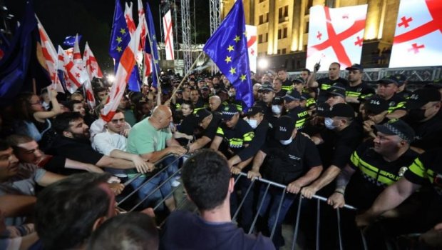 Böyük güclərin TOQQUŞMA MEYDANI – Gürcüstan vətəndaş qarşıdurmasına sürüklənir?