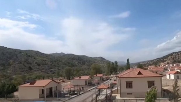 Ermənilərin 30 ildə darmadağın etdiyi kənddəki bərpa işlərindən görüntülər - VİDEO