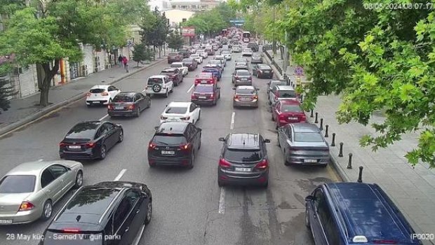 Bakının bir sıra küçələrində sıxlıq var - SİYAHI/FOTO