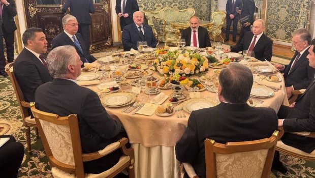 Aİİ ölkələrinin başçıları şam yeməyində bir araya GƏLDİLƏR - FOTO/VİDEO