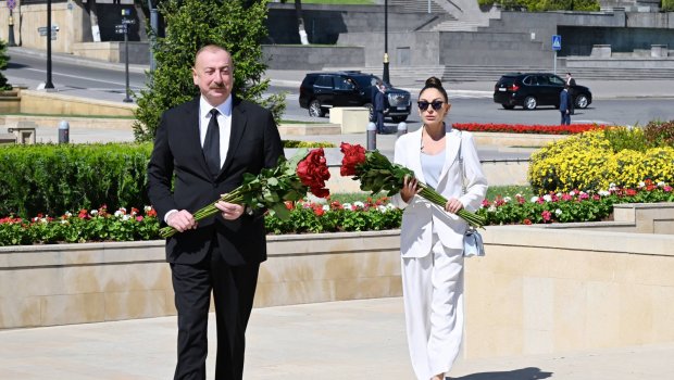 İlham Əliyev və Mehriban Əliyeva Həzi Aslanovun məzarını ziyarət ediblər - FOTO/VİDEO