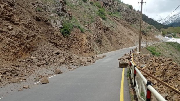 Ordubadda UÇQUN – Yolda hərəkət dayandı – FOTO 