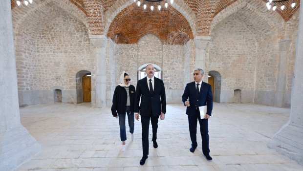 Prezident və Birinci Xanım Aşağı Gövhər Ağa məscidindəki bərpa işləri ilə tanış oldular - YENİLƏNİB/FOTO