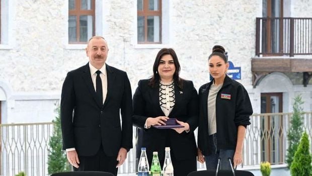 Güllələnən icra başçısının qızına da Şuşada ev verildi - FOTO