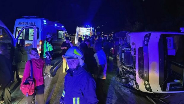 Türkiyədə şagirdlərin olduğu avtobus dərəyə AŞIB - 25 nəfər xəsarət alıb