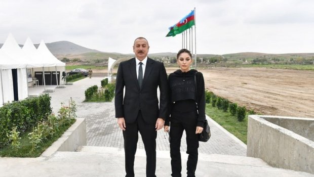 Prezident və birinci xanım Şuşada “Xarıbülbül” Festivalının açılışında iştirak edirlər