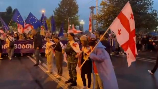 Gürcüstanda yenidən etirazlar başlayıb - VİDEO 